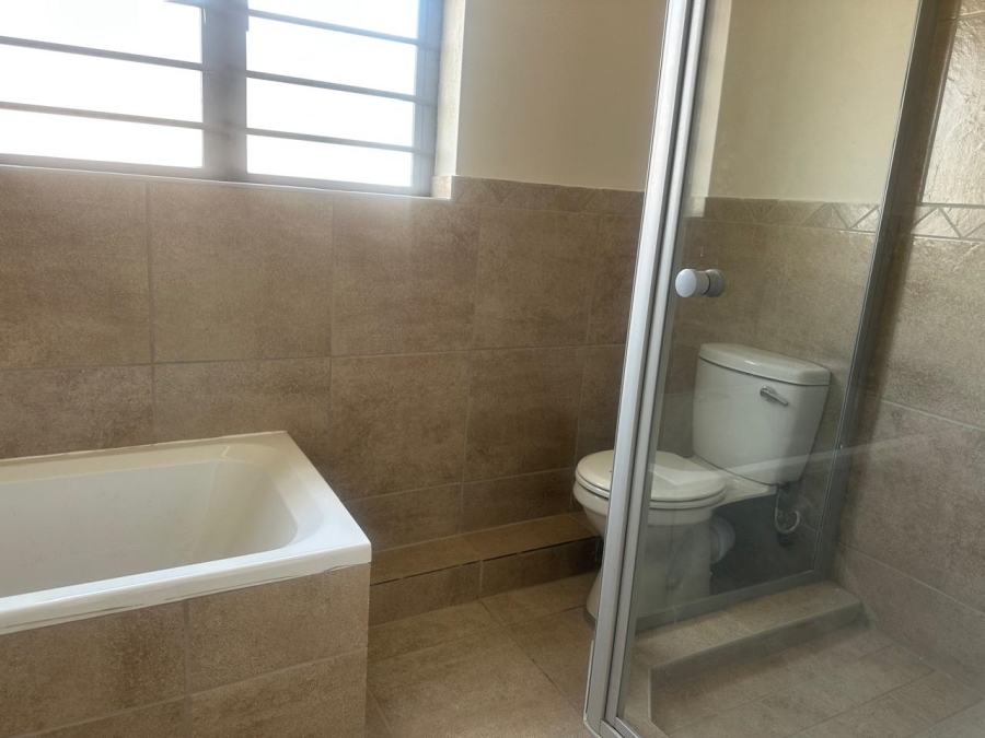 To Let 3 Bedroom Property for Rent in Waterval East North West
